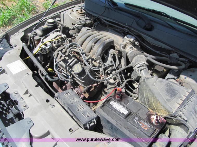 image for item J2678 2003 Ford Taurus