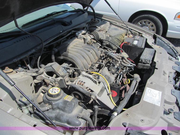 image for item J2678 2003 Ford Taurus