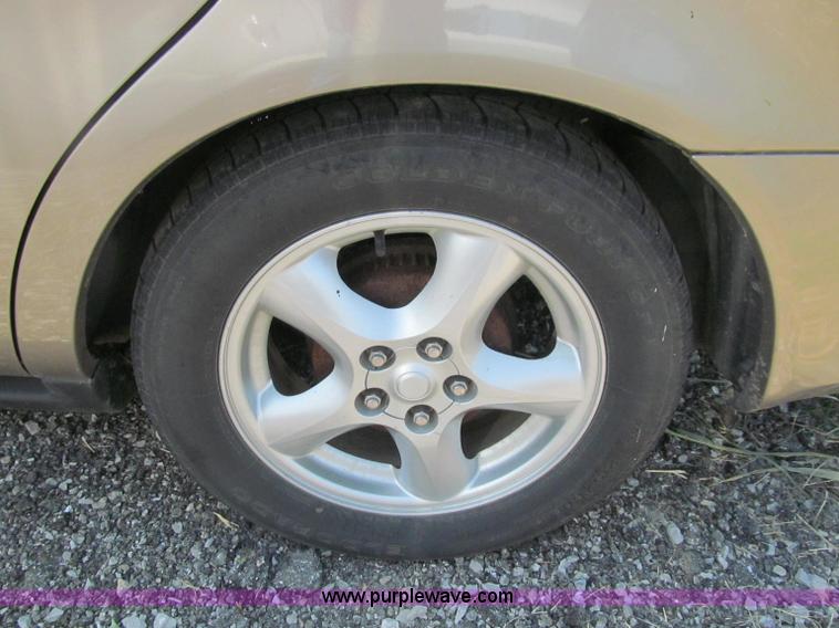 image for item J2678 2003 Ford Taurus