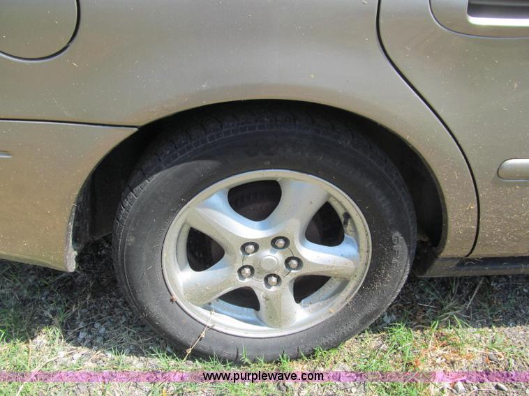 image for item J2678 2003 Ford Taurus