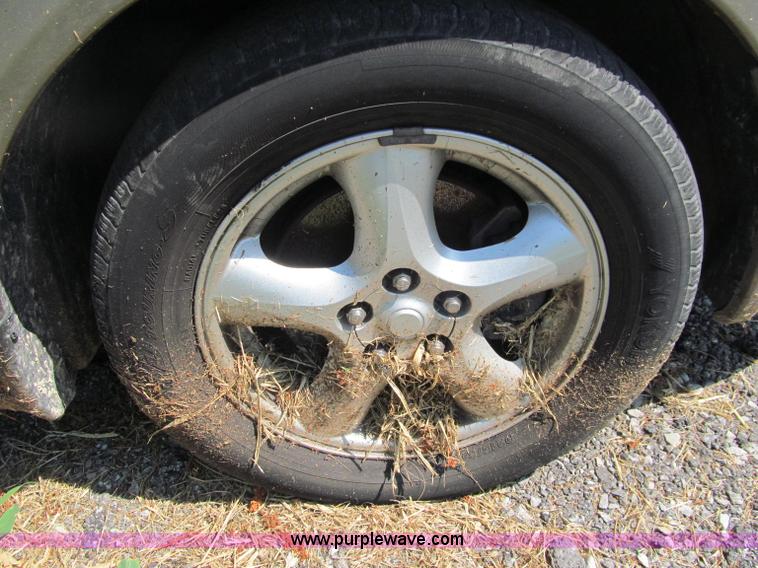 image for item J2678 2003 Ford Taurus