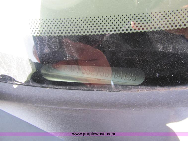 image for item J2678 2003 Ford Taurus