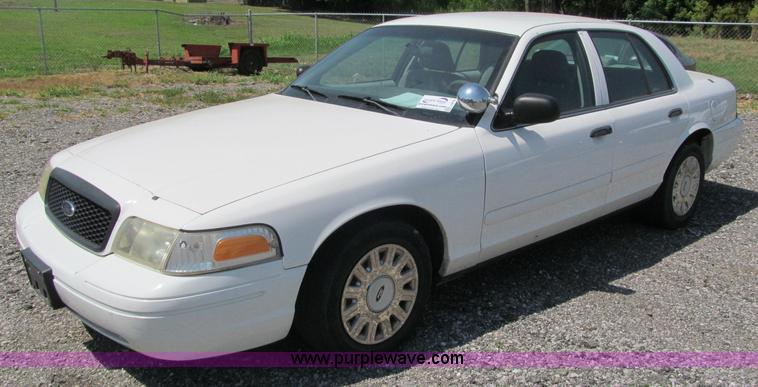 image for item J2679 2003 Ford Crown Victoria Police Interceptor