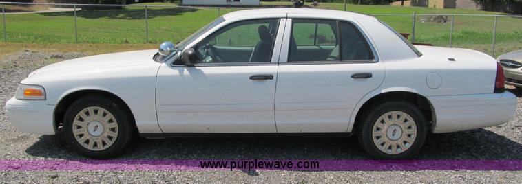 image for item J2679 2003 Ford Crown Victoria Police Interceptor