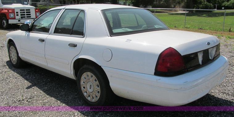 image for item J2679 2003 Ford Crown Victoria Police Interceptor