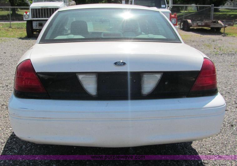 image for item J2679 2003 Ford Crown Victoria Police Interceptor