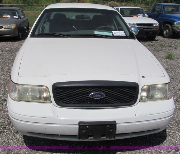 image for item J2679 2003 Ford Crown Victoria Police Interceptor