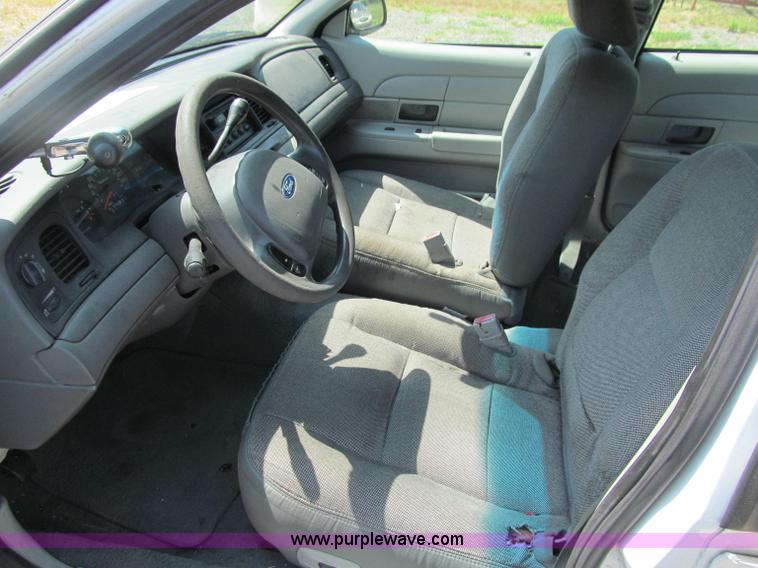 image for item J2679 2003 Ford Crown Victoria Police Interceptor
