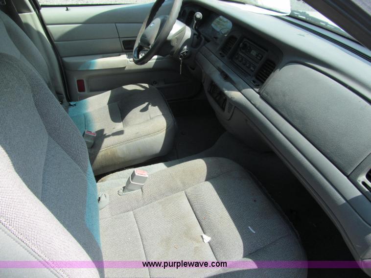 image for item J2679 2003 Ford Crown Victoria Police Interceptor