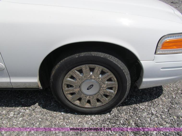 image for item J2679 2003 Ford Crown Victoria Police Interceptor