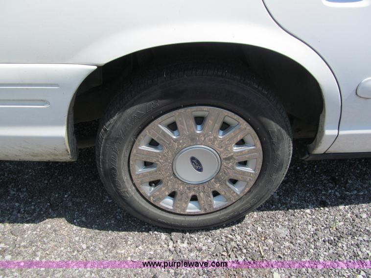 image for item J2679 2003 Ford Crown Victoria Police Interceptor