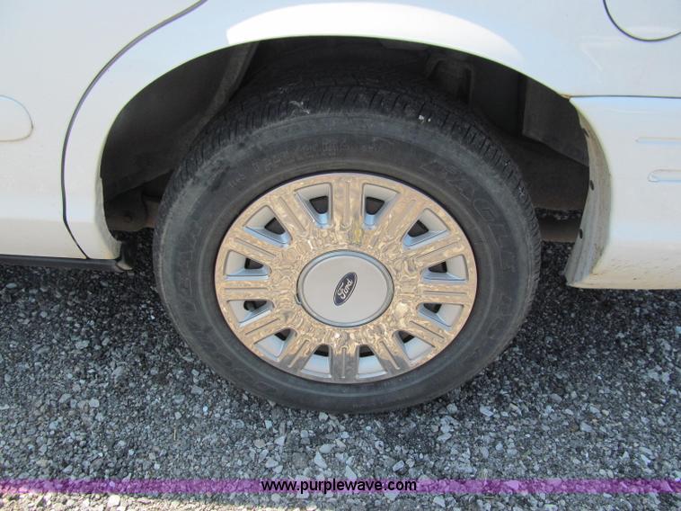 image for item J2679 2003 Ford Crown Victoria Police Interceptor