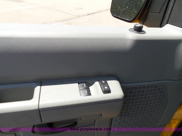 image for item J4844 2014 Ford E350 XL Super Duty Extended van