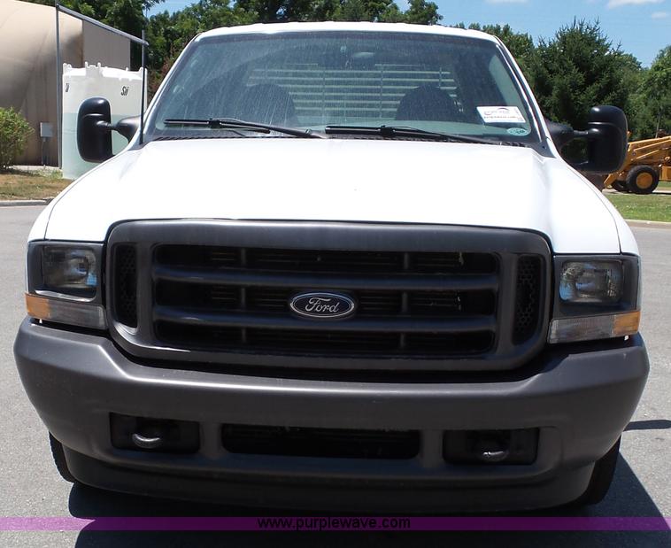 image for item J4855 2002 Ford F350 Super Duty XL Crew Cab pickup truck