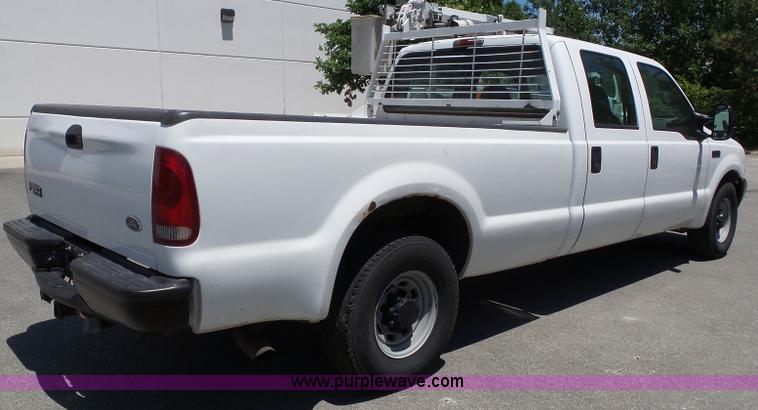 image for item J4855 2002 Ford F350 Super Duty XL Crew Cab pickup truck