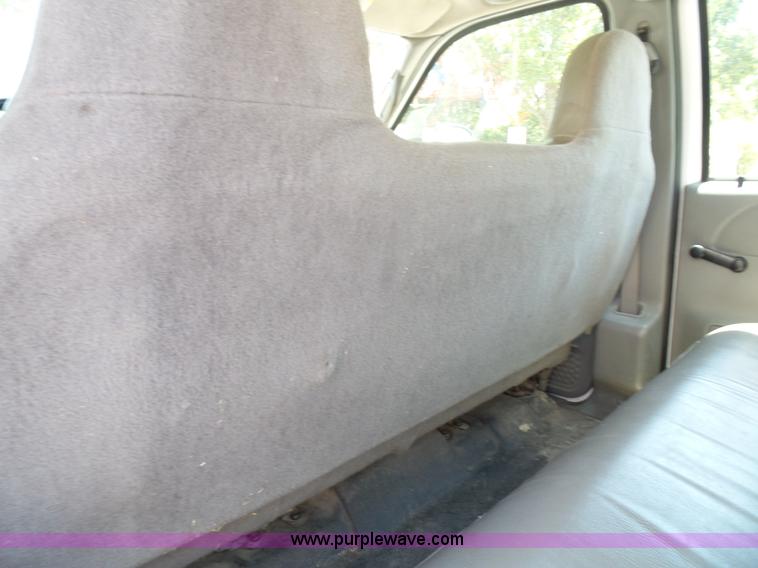 image for item J4855 2002 Ford F350 Super Duty XL Crew Cab pickup truck