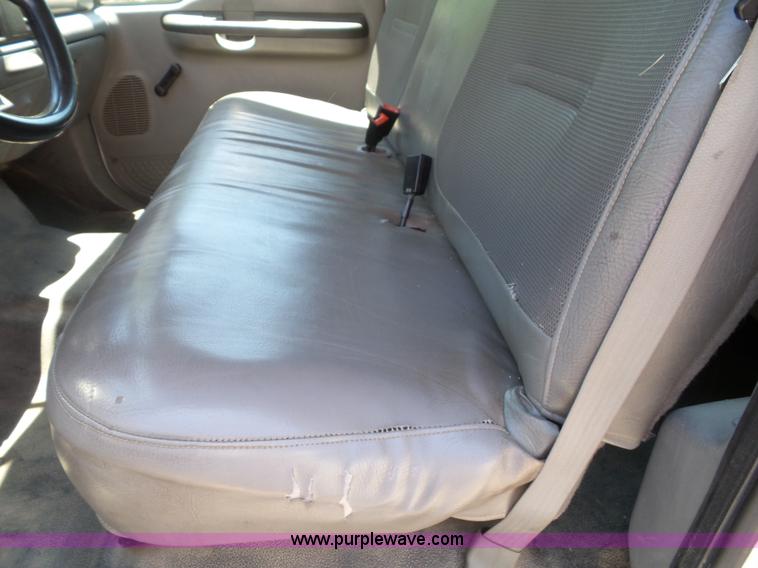 image for item J4855 2002 Ford F350 Super Duty XL Crew Cab pickup truck