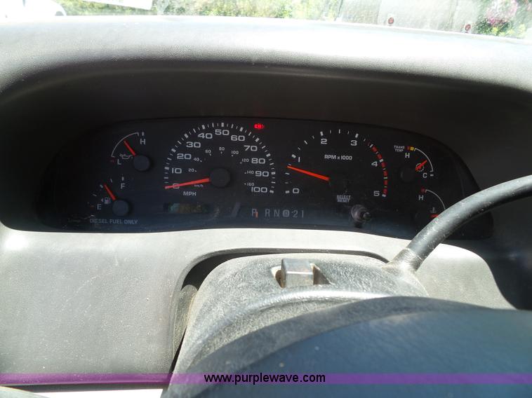 image for item J4855 2002 Ford F350 Super Duty XL Crew Cab pickup truck