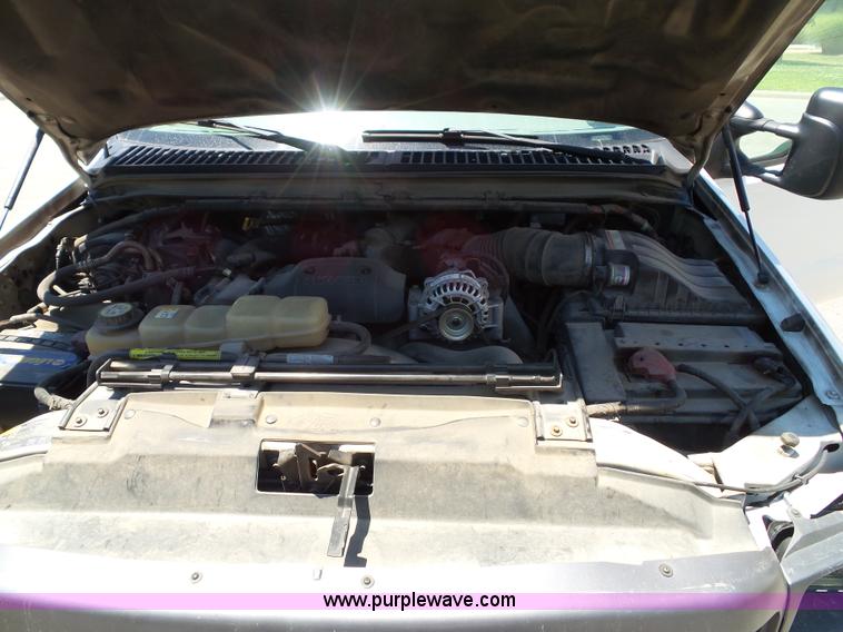 image for item J4855 2002 Ford F350 Super Duty XL Crew Cab pickup truck