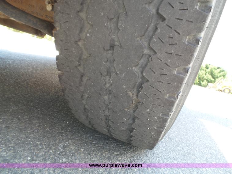 image for item J4855 2002 Ford F350 Super Duty XL Crew Cab pickup truck