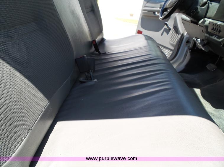 image for item J4855 2002 Ford F350 Super Duty XL Crew Cab pickup truck