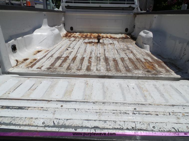 image for item J4855 2002 Ford F350 Super Duty XL Crew Cab pickup truck