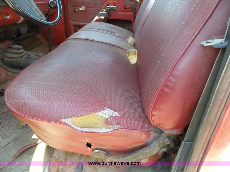 image for item J4856 1979 Ford F350 Custom tow truck