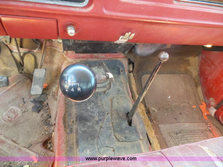 image for item J4856 1979 Ford F350 Custom tow truck