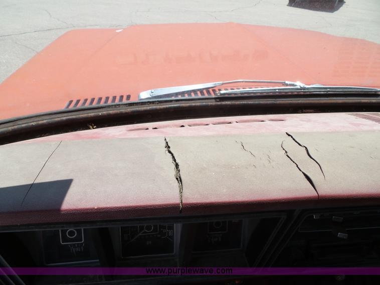 image for item J4856 1979 Ford F350 Custom tow truck