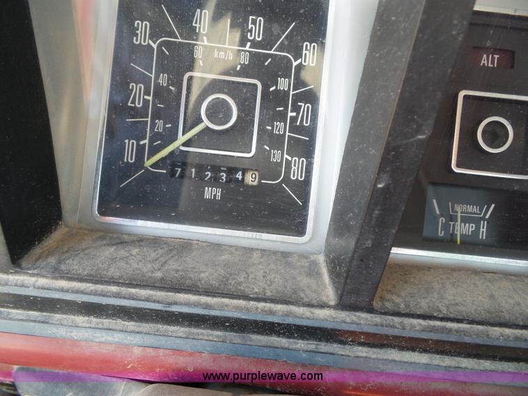 image for item J4856 1979 Ford F350 Custom tow truck