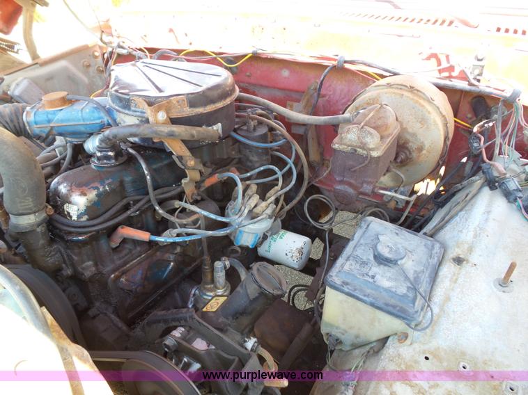 image for item J4856 1979 Ford F350 Custom tow truck