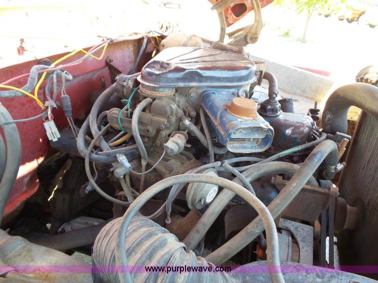 image for item J4856 1979 Ford F350 Custom tow truck