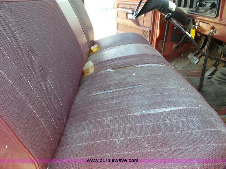 image for item J4856 1979 Ford F350 Custom tow truck