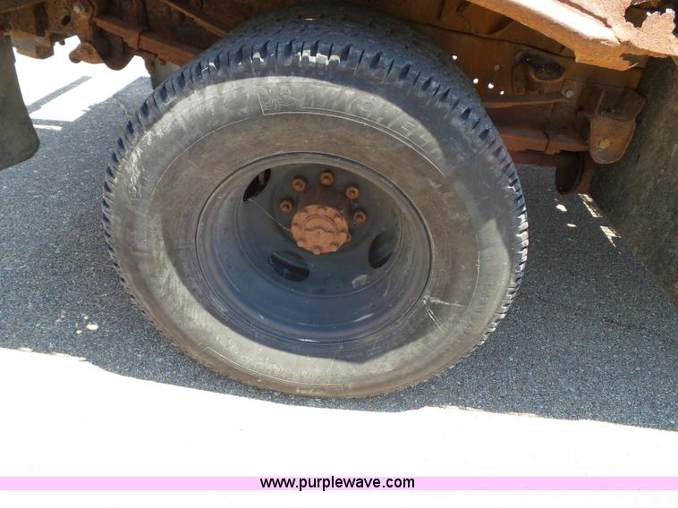 image for item J4856 1979 Ford F350 Custom tow truck