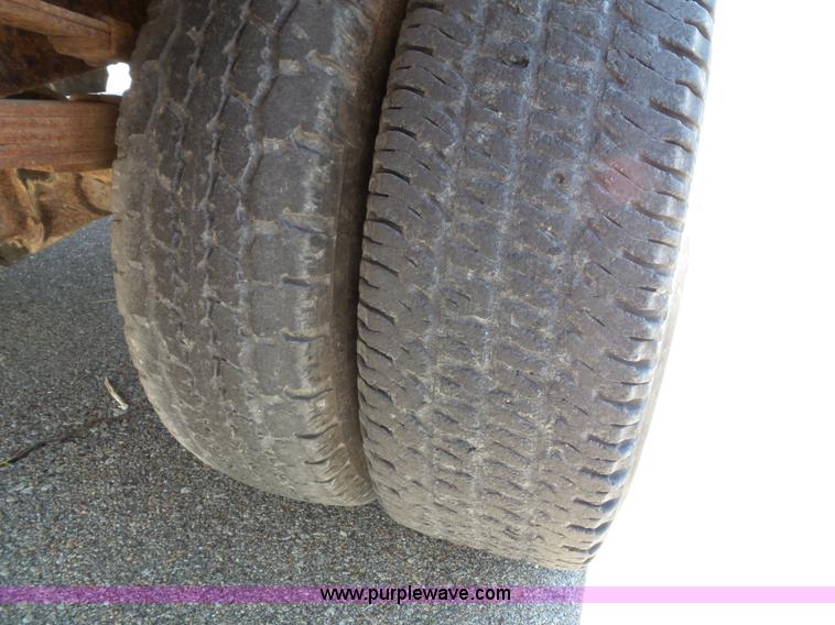 image for item J4856 1979 Ford F350 Custom tow truck