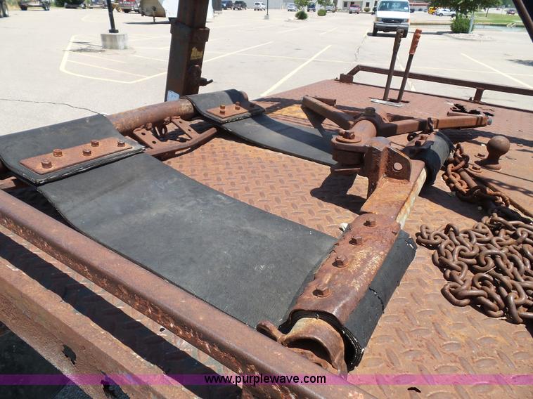 image for item J4856 1979 Ford F350 Custom tow truck