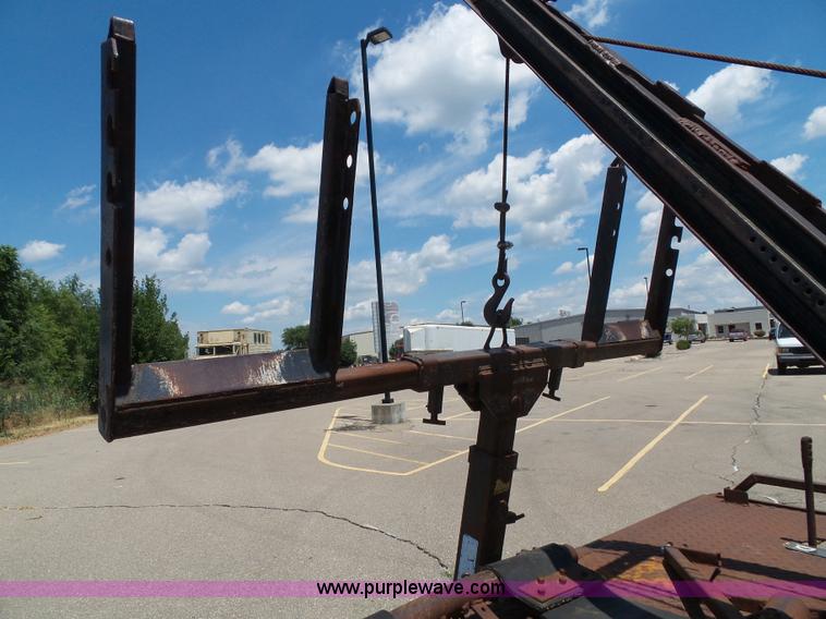 image for item J4856 1979 Ford F350 Custom tow truck