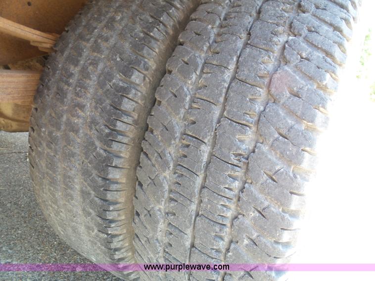 image for item J4856 1979 Ford F350 Custom tow truck