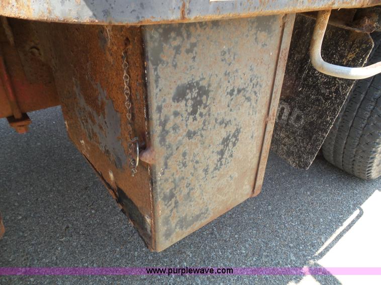 image for item J4856 1979 Ford F350 Custom tow truck