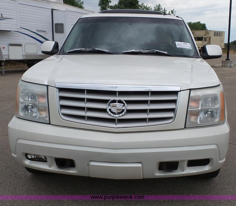 image for item J4891 2002 Cadillac Escalade SUV