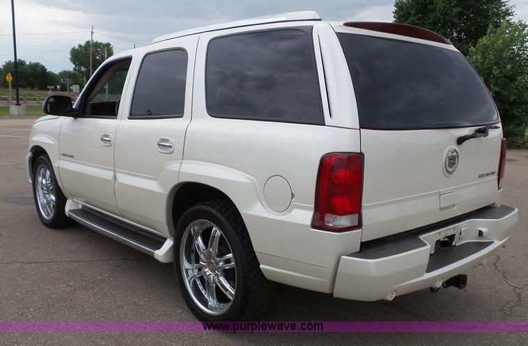 image for item J4891 2002 Cadillac Escalade SUV