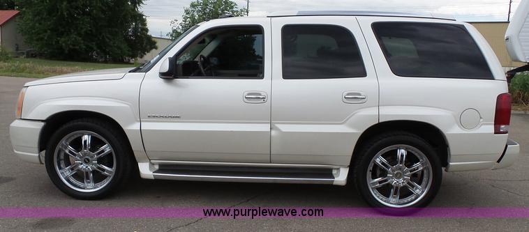 image for item J4891 2002 Cadillac Escalade SUV