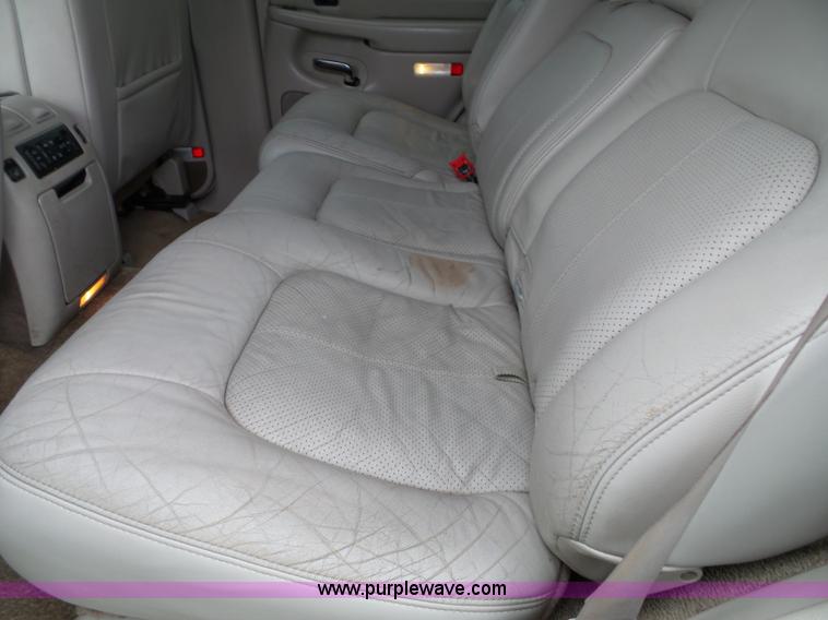 image for item J4891 2002 Cadillac Escalade SUV