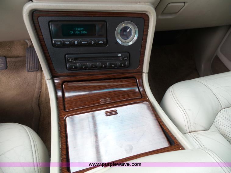 image for item J4891 2002 Cadillac Escalade SUV