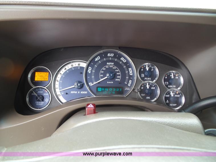 image for item J4891 2002 Cadillac Escalade SUV