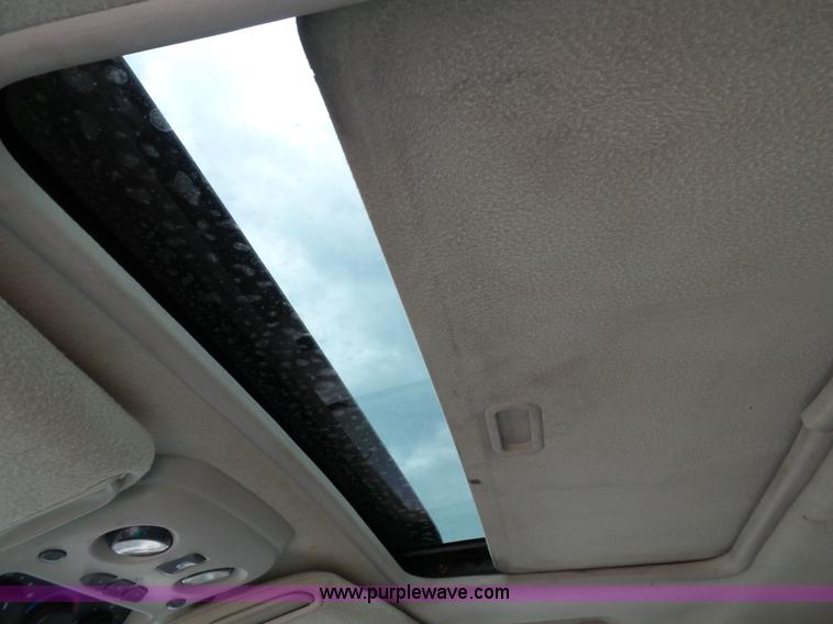 image for item J4891 2002 Cadillac Escalade SUV