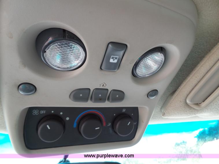 image for item J4891 2002 Cadillac Escalade SUV