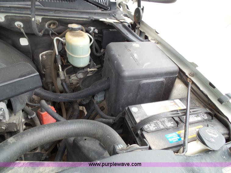 image for item J4891 2002 Cadillac Escalade SUV