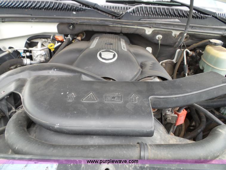 image for item J4891 2002 Cadillac Escalade SUV