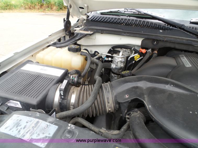 image for item J4891 2002 Cadillac Escalade SUV